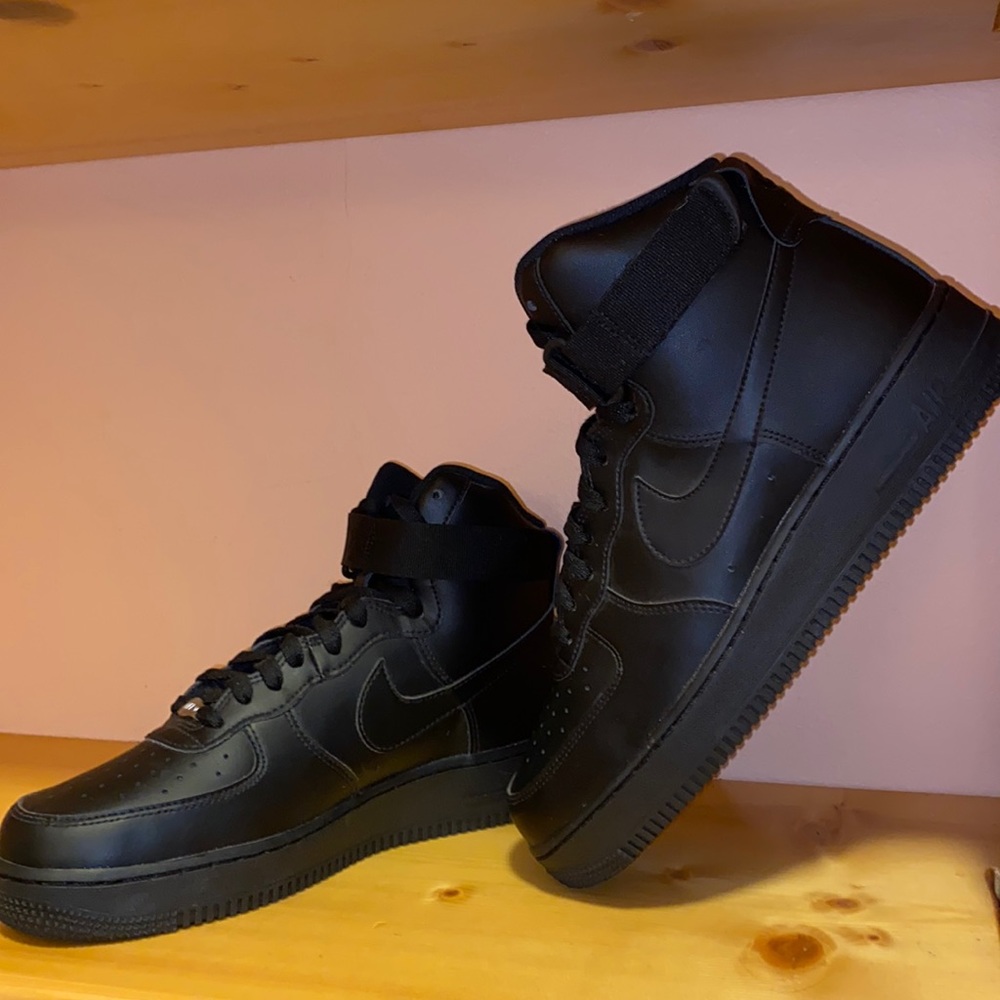 Black Nike Air Force 1’s Men’s size 8